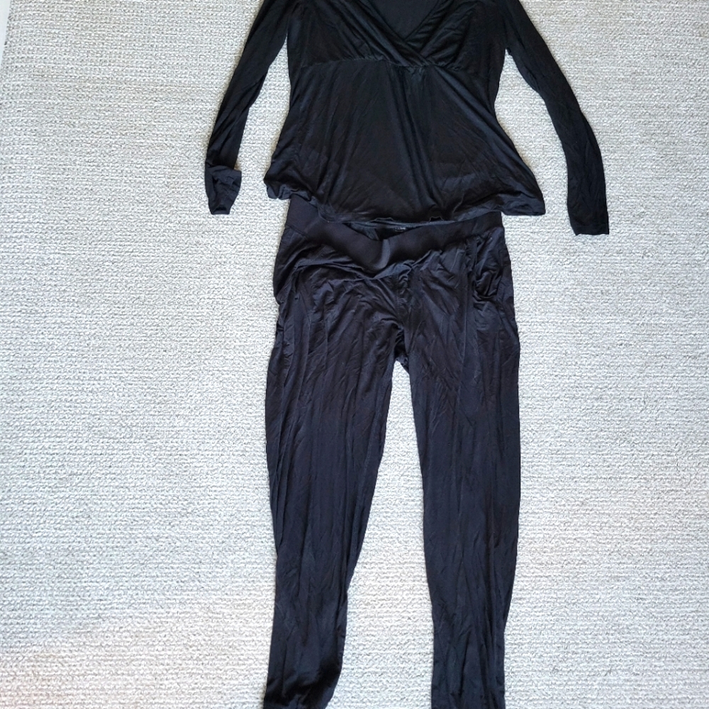 GAP maternity 3 piece black lounge set!